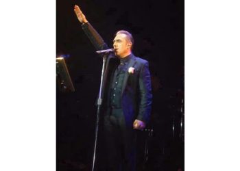 Ναζιστικός χαιρετισμός από το Νότη Σφακιανάκη;