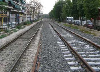 Γκάζι: Το τρένο έκοψε τα πόδια περαστικού ποδηλάτη