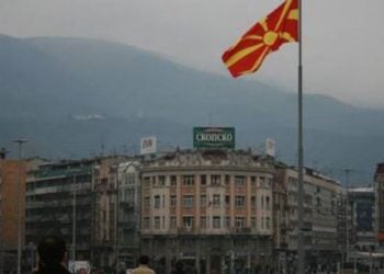 «Ορισμένοι βιάζονται να πούνε χοπ, πριν ακόμη τα Σκόπια πηδήξουν το χαντάκι»