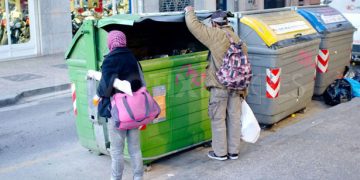 Ξάνθη: Η σκληρή εικόνα με τα δύο ανήλικα παιδάκια που κάνει το γύρο των social media. Δείτε φωτό
