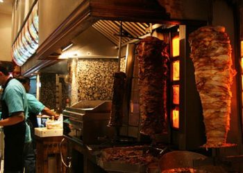 Σε σουβλατζίδικα και κομμωτήρια επένδυσαν οι Έλληνες μέσα στην κρίση