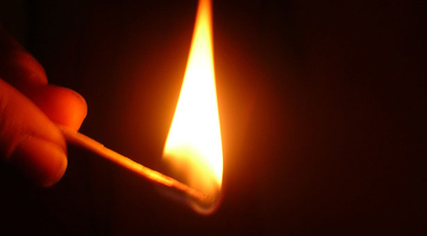 Το κοριτσάκι με τα σπίρτα υπεύθυνο για εμπρησμούς στην Αθήνα