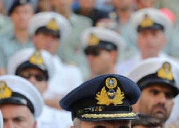 Σοκ για τους απόστρατους οι νέες περικοπές των συντάξεων 4