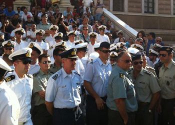 Στο δρόμο αύριο οι στρατιωτικοί