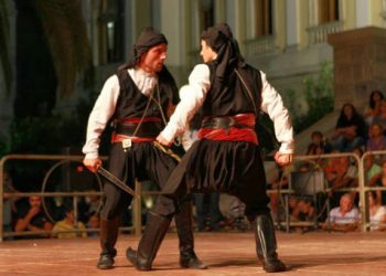 Ταξίδι στην ιστορία με τον Σύλλογο Ποντίων Σύρου