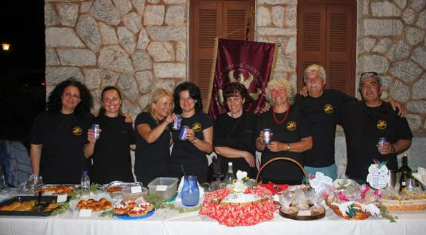 Ο Σύλλογος Ποντίων Σύρου τίμησε τον Μάνο Χατζιδάκι με ένα εντυπωσιακό αφιέρωμα