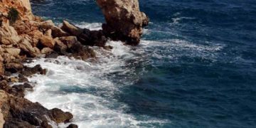 Θα αυτοκτονήσω ανήμερα του Αγίου Βαλεντίνου. Βούτηξε στο κενό με το αυτοκίνητό του