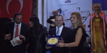 Οι Τούρκοι βράβευσαν το Cavo Paradiso της Μυκόνου