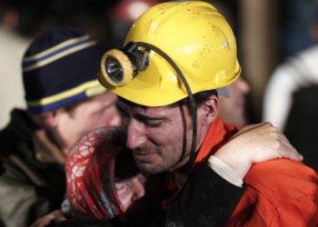 Εθνικό πένθος στην Τουρκία - Δεκάδες νεκροί σε ορυχείο - Εκατοντάδες παγιδευμένοι στα έγκατα της Γης