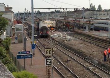 Αμαξοστοιχία παρέσυρε φορτηγό στην Πέλλα, νεκρός ο οδηγός 2