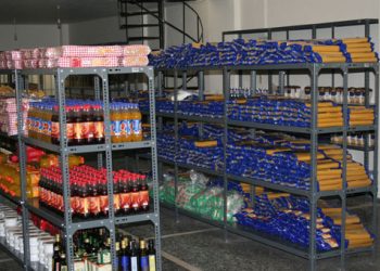 Επαρκείς ποσότητες τροφίμων και καυσίμων στην αγορά