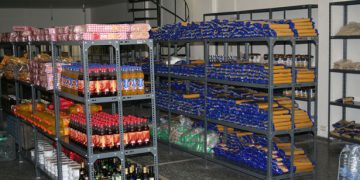 Επαρκείς ποσότητες τροφίμων και καυσίμων στην αγορά