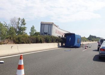 Ανατροπή νταλίκας στην Εθνική Οδό