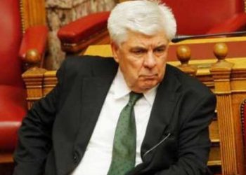 Βουλή: Ο Τσαυτάρης έπεσε από την καρέκλα