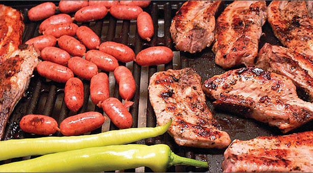 Γιατι τσικνίζουμε; Έθιμα της Τσικνοπέμπτης από όλη την Ελλάδα