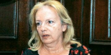 Έκτακτο: Η Ρ. Βάρτζελη έπαθε έμφραγμα μέσα στη βουλή