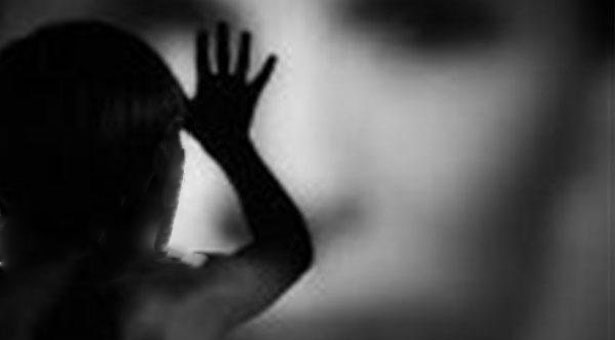 Μαθήτρια αποκαλύπτει κακοποίηση από τον πατέρα της
