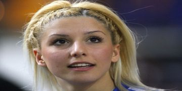 Η Βούλα Παπαχρήστου πάει για δήμαρχος