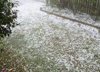 Και ο καιρός τρελάθηκε. Από τον καύσωνα στην χαλαζόπτωση