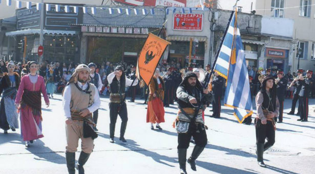 Στην παρέλαση της 28ης Οκτωβρίου με τον Σύλλογο Ποντίων Ξάνθης