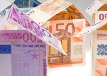 Αναδρομικά από 1η Ιανουαρίου το χαράτσι αλληλεγγύης και νέες αλλαγές στο ΦΠΑ 2