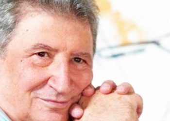 Χάρρυ Κλυνν προς Μπακογιάννη: Θα κάτσεις κι εσύ στο σκαμνί