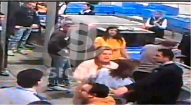 Η πρέσβειρα της Αιγύπτου χαστουκίζει αστυνομικό