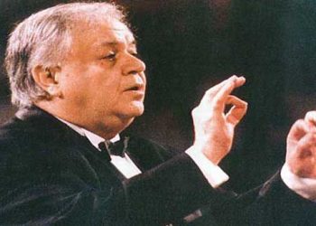 Σαν σήμερα: Γεννήθηκε ο Μάνος Χατζιδάκις