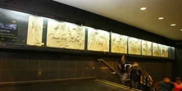 Η Χιλή αποθεώνει την Ελλάδα. Αφιέρωμα στην αρχαία Ελλάδα στο μετρό του Σαντιάγκο