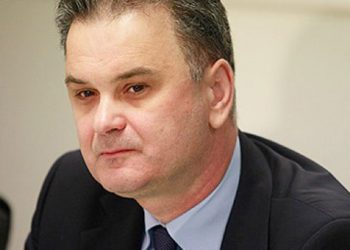 Σ. Ξυνίδης: "Είμαι κηπουρός του Παπανδρέου"