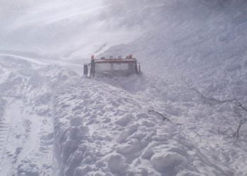 Ευρυτανία: Εγκλωβίστηκαν άνθρωποι σε χιονοστιβάδα