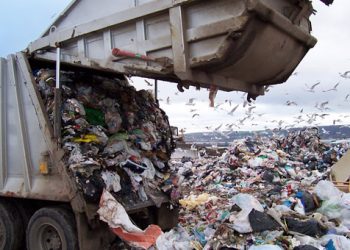 Σοκ: Νεκρό νεογέννητο αγοράκι στη χωματερή Λεχαινών