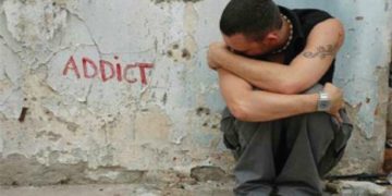 Λόγω έλλειψης πόρων ο ΟΚΑΝΑ ξεμένει από μεθαδόνη