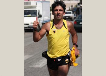 Τερμάτισε ο Γιώργος Ζαχαριάδης στο Σπάρταθλον με τη βοήθεια της Παναΐας