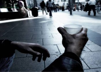Ζητιάνος 100 ετών δώρισε 40.000 ευρώ σε φιλανθρωπικά ιδρύματα!