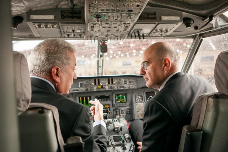 Καραμπόλες μετά την αποχώρηση Αβραμόπουλου