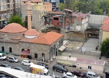 Μεϊντάν, αποκαθίσταται η κεντρική πλατεία στην Τραπεζούντα (φωτογραφίες)