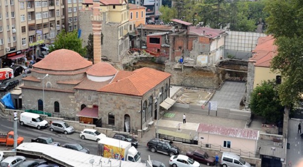 Μεϊντάν, αποκαθίσταται η κεντρική πλατεία στην Τραπεζούντα (φωτογραφίες)