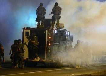 Πεδίο μάχης ξανά τη νύχτα το Μιζούρι (φωτό)