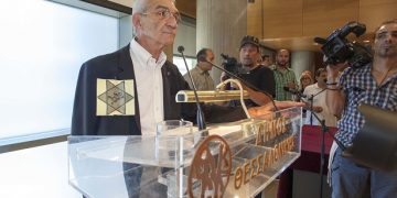 Με το αστέρι του Δαυίδ στο πέτο ορκίστηκε ο Μπουτάρης