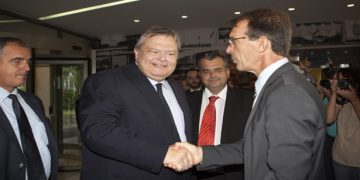 Βενιζέλος στη ΔΕΘ: «Θέλω εκλογές στο τέλος της 4ετίας, δεν ξέρω εάν θα το πετύχουμε» (βίντεο)