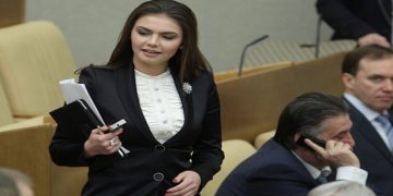 Κορίτσι του Πούτιν, βουλευτής και τώρα μιντιάρχης η Καμπάεβα