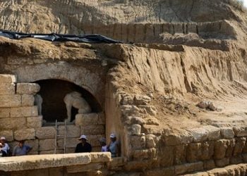 Αμφίπολη: Δεν μετακινούνται οι Σφίγγες, λέει το υπουργείο Πολιτισμού