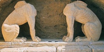 Στον Ηφαιστίωνα ανήκει ο τάφος στην Αμφίπολη