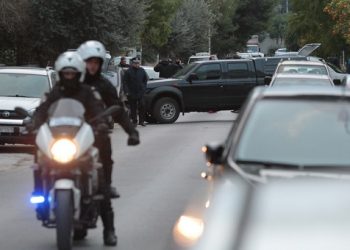 Γιάφκες με βαρύ οπλισμό ψάχνει η Αντιτρομοκρατική – Σε εξέλιξη δυο επιχειρήσεις