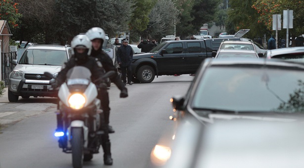Γιάφκες με βαρύ οπλισμό ψάχνει η Αντιτρομοκρατική – Σε εξέλιξη δυο επιχειρήσεις