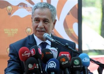 «Σους» λέει στις Τουρκάλες ο αντιπρόεδρος της χώρας και προκαλεί