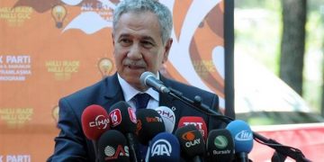 «Σους» λέει στις Τουρκάλες ο αντιπρόεδρος της χώρας και προκαλεί