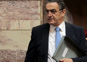 Αντιρατσιστικό: Η ανάγκη… διαλόγου πάει πίσω την ψήφισή του