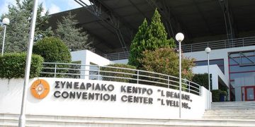 Ανοιχτό το Βελλίδειο λόγω καύσωνα